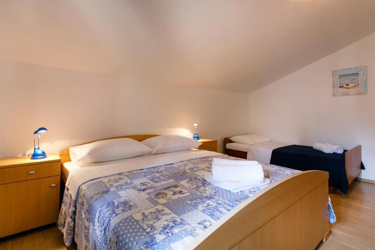 Apartman Sintic Krk Town Exterior photo